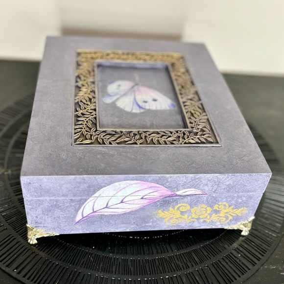Violet Painted Vintage Jewelry Box - Picture 3 of 14
